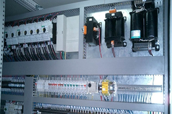 pvc阻燃线槽厂家.jpg pvc阻燃线槽厂家.jpg